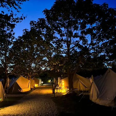 Pilgrim Camp Педрусо