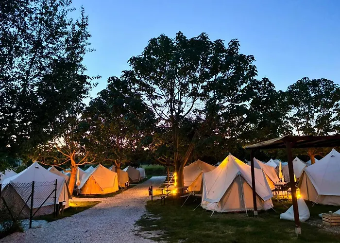 Pilgrim Camp Роскошный шатер Педрусо