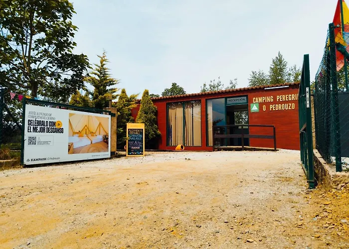 Роскошный шатер Pilgrim Camp Педрусо